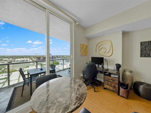 Apartment for sale  Unit #1809 - photo 6173180