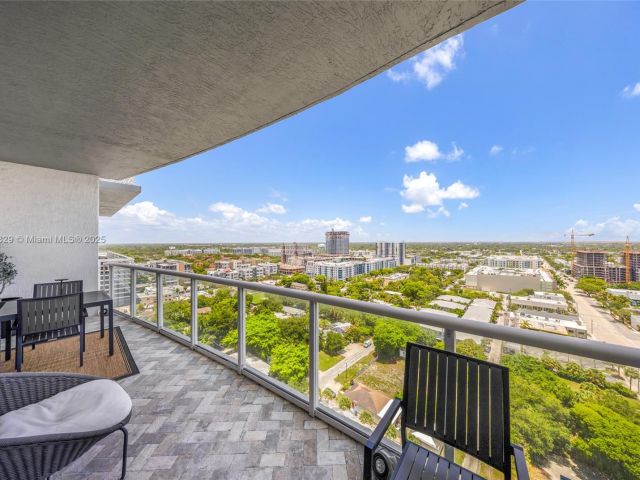 Apartment for sale  Unit #1809 - photo 6173189