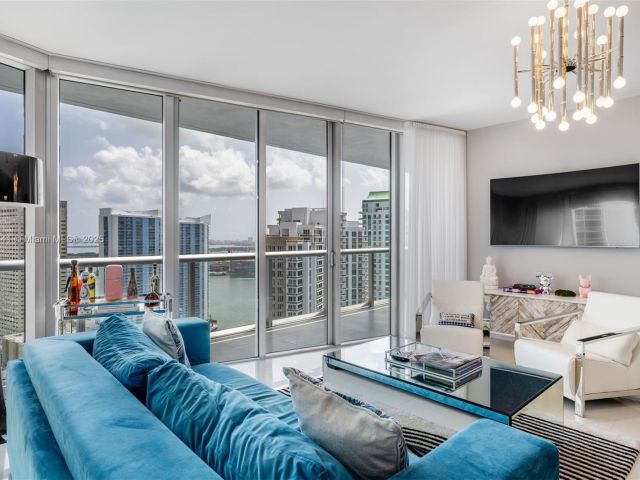 Apartment for sale  Unit #3604 - photo 6146795