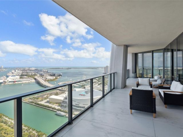 Apartment for sale  Unit #4401 - photo 6147317