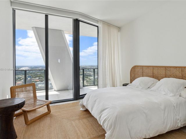 Apartment for sale  Unit #4401 - photo 6147319