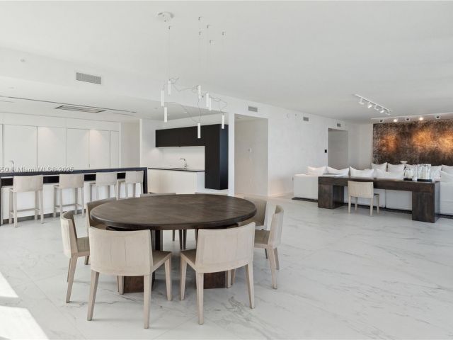 Apartment for sale  Unit #4401 - photo 6147329