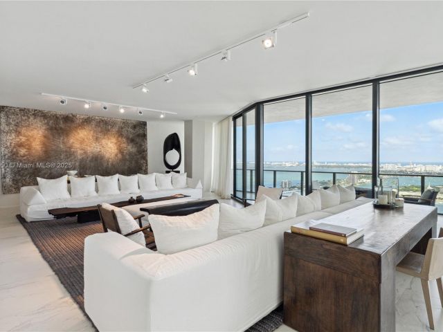 Apartment for sale  Unit #4401 - photo 6147331