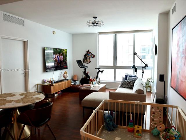 Apartment for sale  Unit #T-3504 - photo 6169022