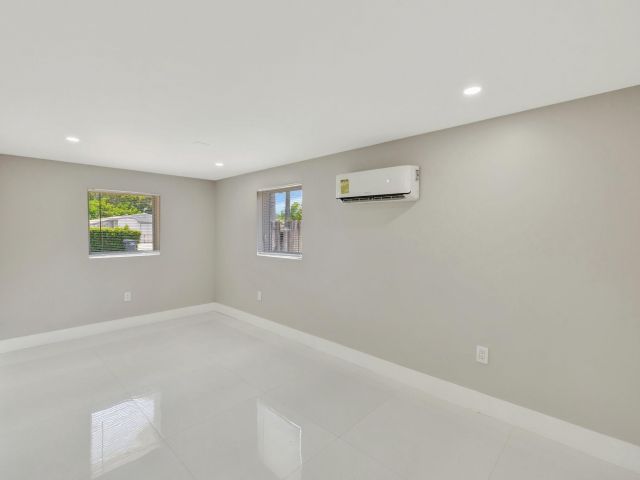 Home for sale at 3047 Arthur Ter - photo 6158993