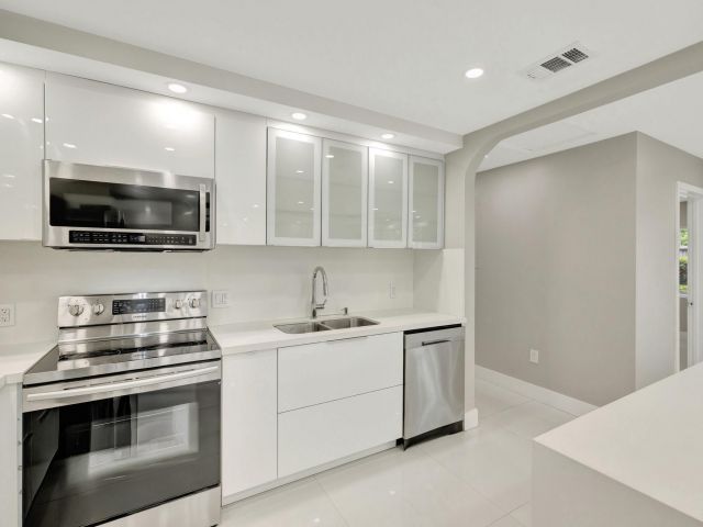 Home for sale at 3047 Arthur Ter - photo 6158994