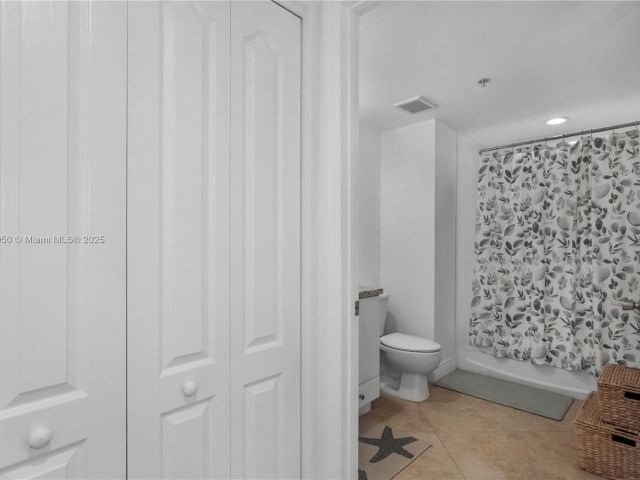 Apartment for sale  Unit #718 - photo 6149047