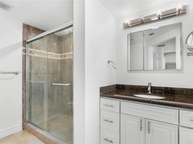 Apartment for sale  Unit #718 - photo 6149048