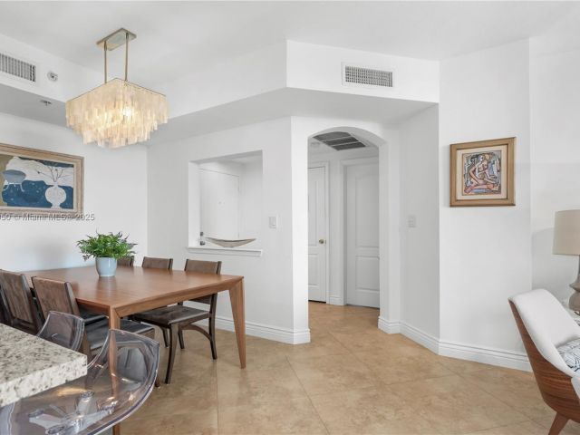 Apartment for sale  Unit #718 - photo 6149054