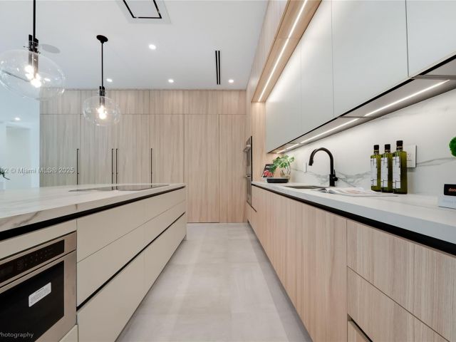 Home for sale at 4110 Park Ave - photo 6178518