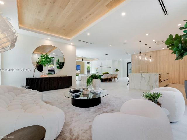 Home for sale at 4110 Park Ave - photo 6178520