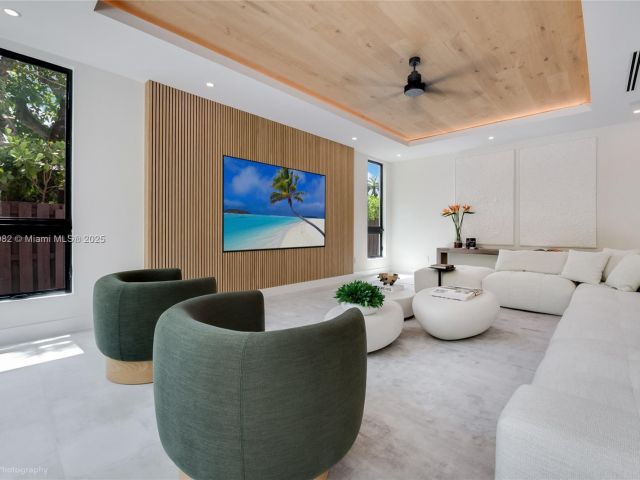 Home for sale at 4110 Park Ave - photo 6178524