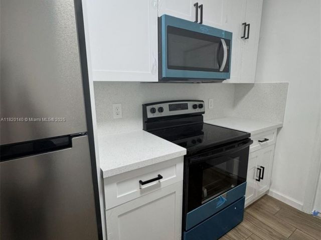 Home for rent at 617 NW 3rd Ave A - photo 6146283