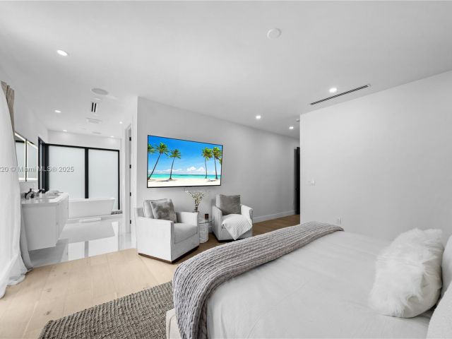 Home for rent at 550 NW 42nd St - photo 6148312