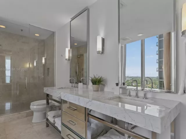2-bedroom condo for sale in Bal Harbour - 9705 Collins Ave 1804N - MondialRealty