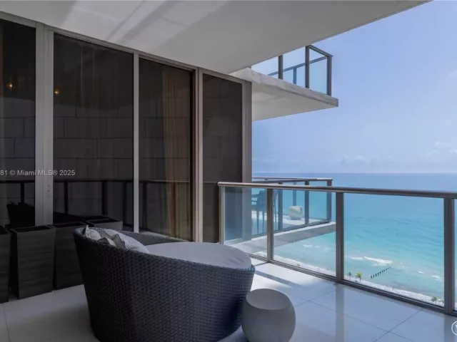 2-bedroom condo for sale in Bal Harbour - 9705 Collins Ave 1804N - MondialRealty