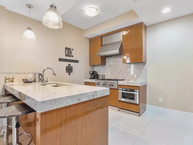 2-bedroom condo for sale in Bal Harbour - 9705 Collins Ave 1804N - MondialRealty
