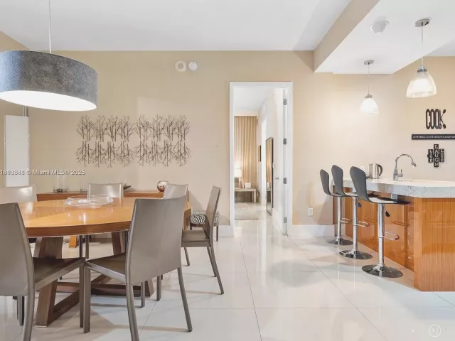 2-bedroom condo for sale in Bal Harbour - 9705 Collins Ave 1804N - MondialRealty