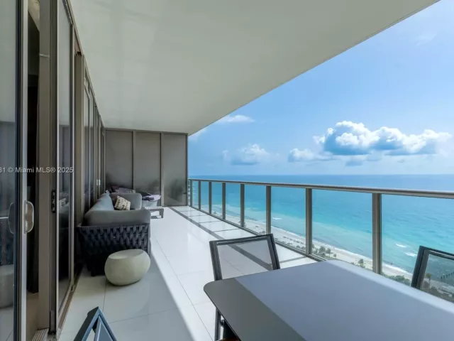 2-bedroom condo for sale in Bal Harbour - 9705 Collins Ave 1804N - MondialRealty