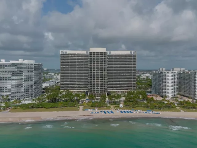 2-bedroom condo for sale in Bal Harbour - 9705 Collins Ave 1804N - MondialRealty