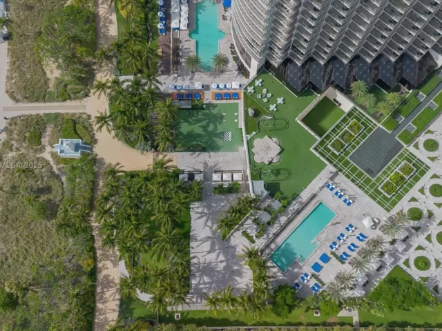 2-bedroom condo for sale in Bal Harbour - 9705 Collins Ave 1804N - MondialRealty