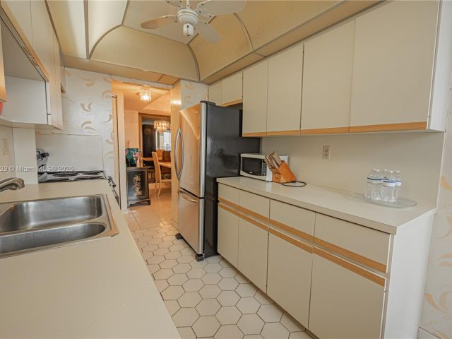 Apartment for sale  Unit #2317 - photo 6151704