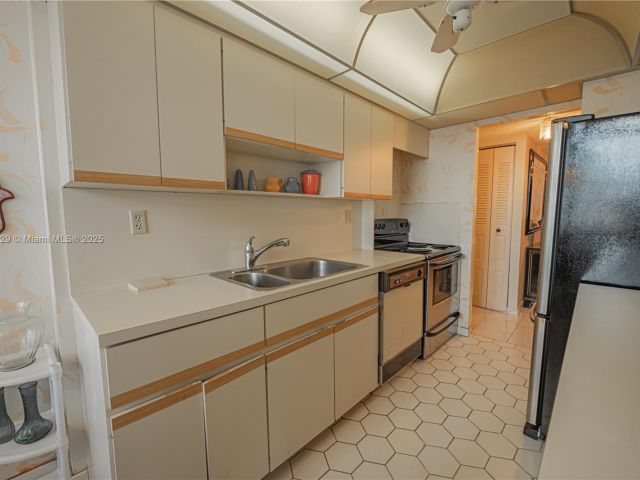 Apartment for sale  Unit #2317 - photo 6151705