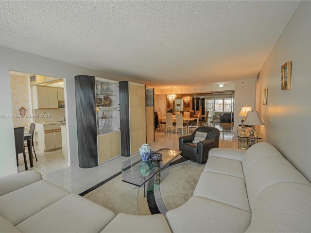 Apartment for sale  Unit #2317 - photo 6151718