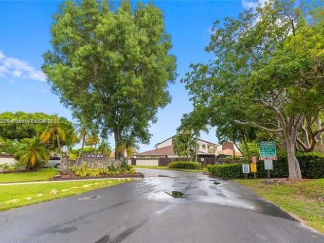 Home for rent at 267 NE 201st Ter 267 - photo 6148332