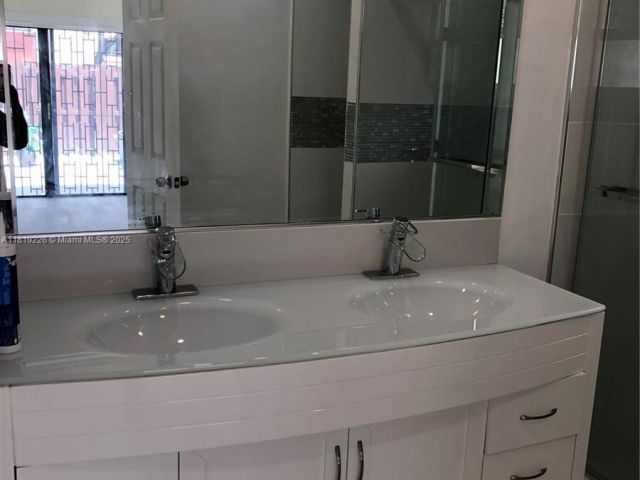 Home for rent at 267 NE 201st Ter 267 - photo 6148334