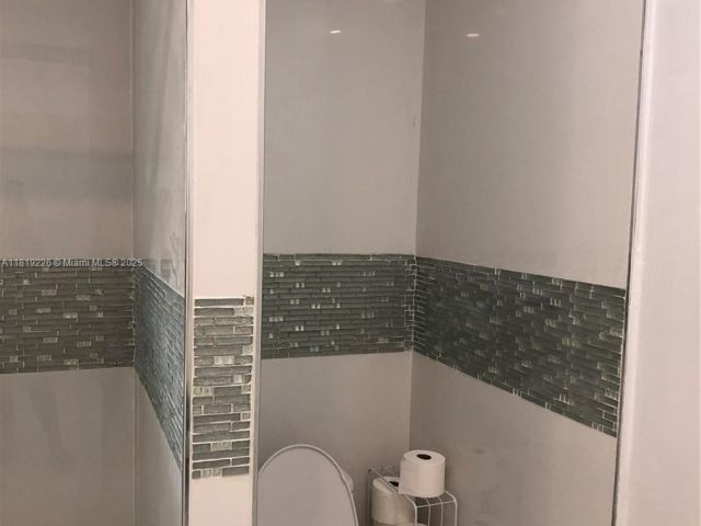 Home for rent at 267 NE 201st Ter 267 - photo 6148337