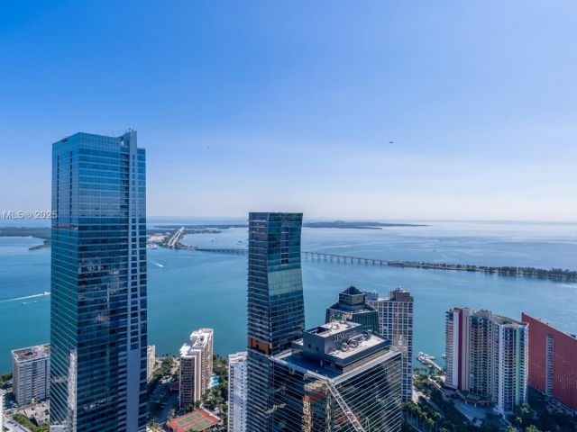 Apartment for sale  Unit #5202 - photo 6160768