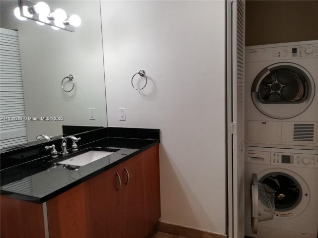 Apartment for rent  Unit #T-2803 - photo 6151767