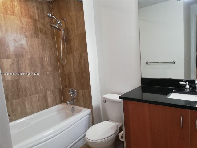 Apartment for rent  Unit #T-2803 - photo 6151768