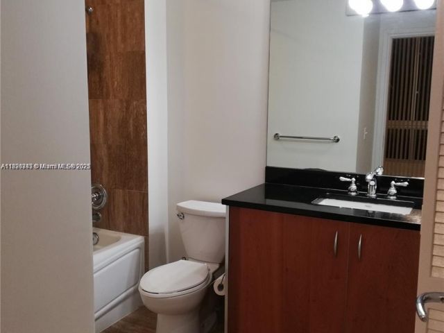 Apartment for rent  Unit #T-2803 - photo 6151769