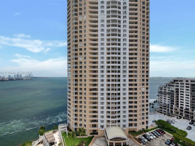 Apartment for sale  Unit #1803 - photo 6174260