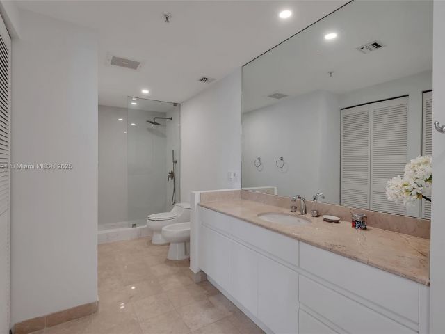 Apartment for sale  Unit #1803 - photo 6174263