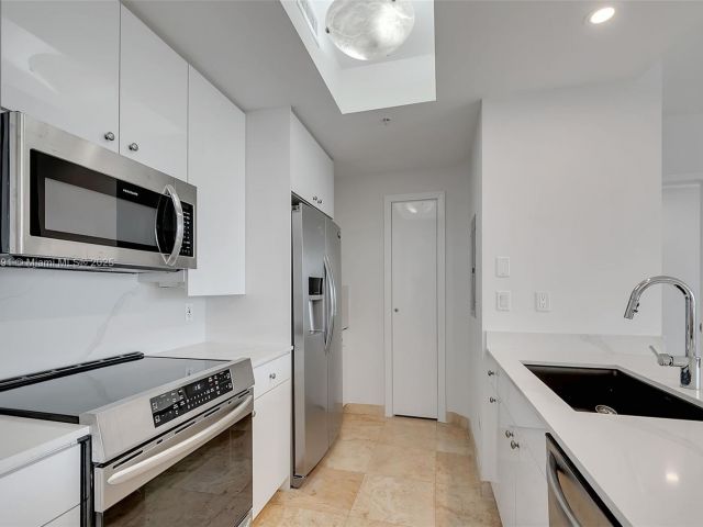 Apartment for sale  Unit #1803 - photo 6174271