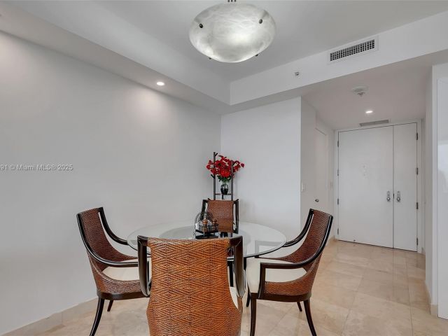 Apartment for sale  Unit #1803 - photo 6174274