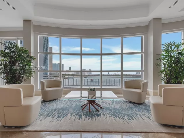1-bedroom condo for sale in Miami - 848 Brickell Key Dr 1803 - MondialRealty