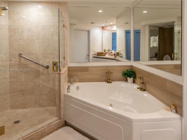 Apartment for rent  Unit #1601 - photo 6157273