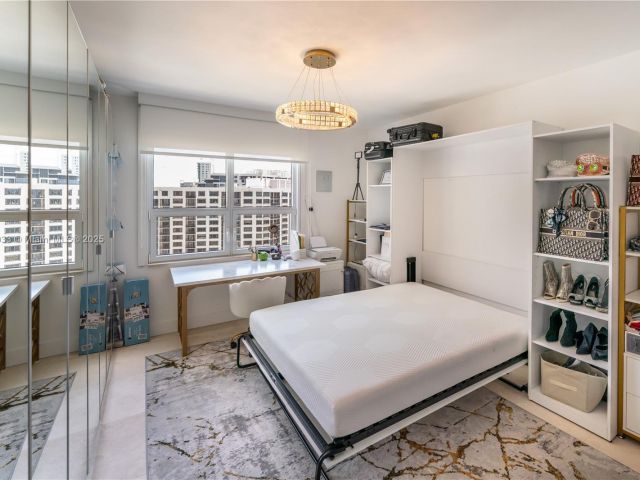 Apartment for rent  Unit #1601 - photo 6157274