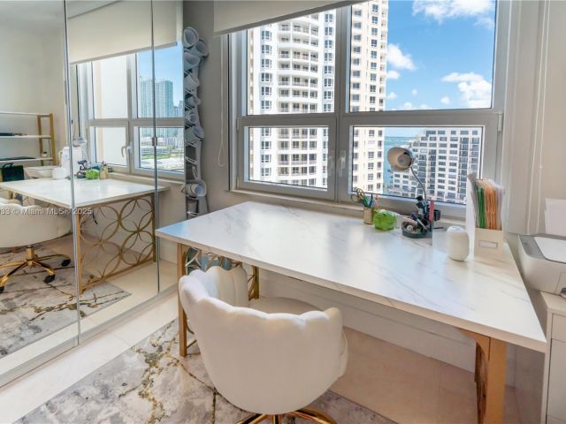 Apartment for rent  Unit #1601 - photo 6157284