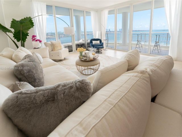 Apartment for rent  Unit #1601 - photo 6157285