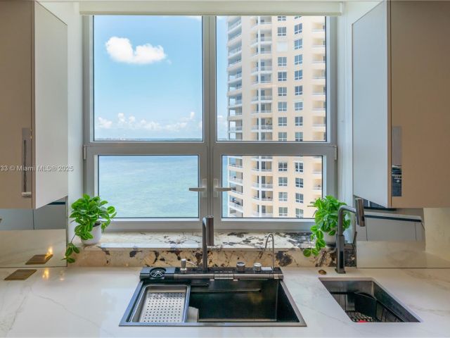 Apartment for rent  Unit #1601 - photo 6157287