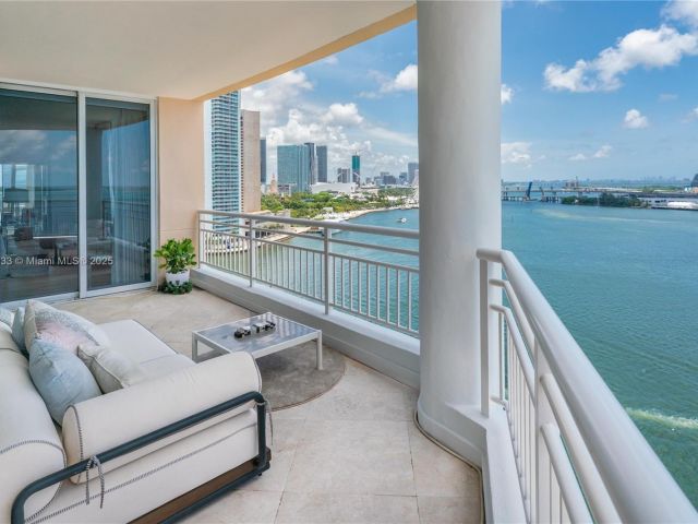 Apartment for rent  Unit #1601 - photo 6157288