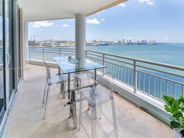 Apartment for rent  Unit #1601 - photo 6157291