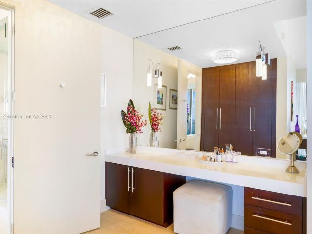 Apartment for sale  Unit #1101N - photo 6171582