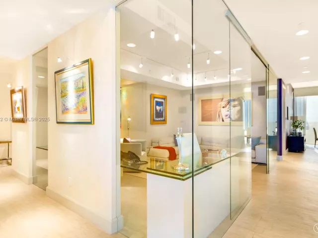 3-bedroom condo for sale in Bal Harbour - 9705 Collins Ave 1101N - MondialRealty
