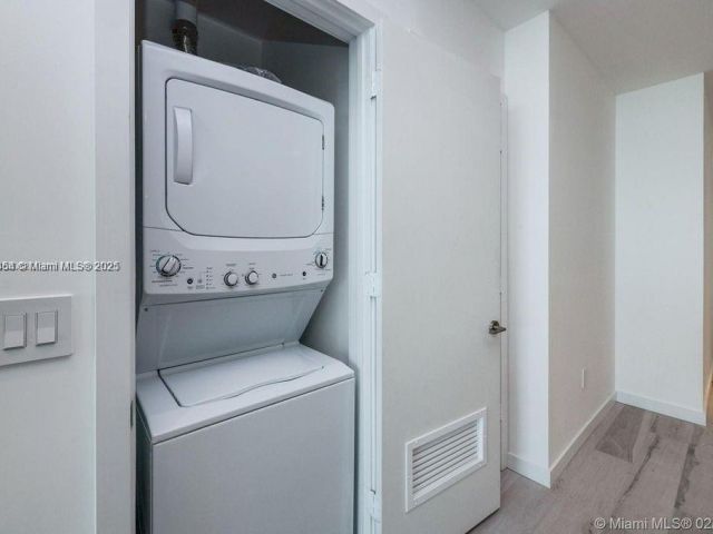 Apartment for sale  Unit #1002 - photo 6167962